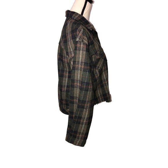 POL Plaid Button Up Jacket Size M Frayed Distressed Hem Green Flannel Pockets - Picture 5 of 10